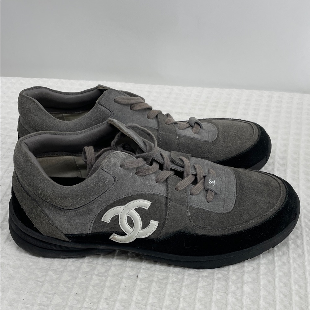 Authentic CHANEL Gray and Black Suede Sneakers with White CC Logo - Picture 5 of 13